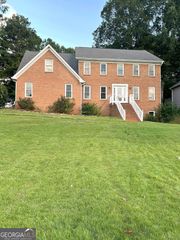 4040 Camaron Way, Snellville, GA 30039
