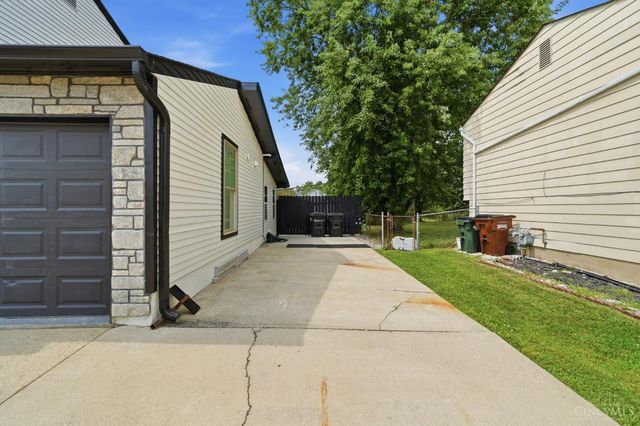 11349 Lincolnshire Drive, Forest Park, OH 45240