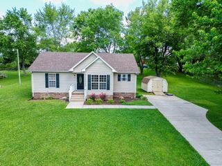 108 Valley Dr, Springfield, TN 37172