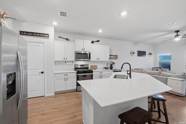 3814 COPPER RIV, Bulverde, TX 78163