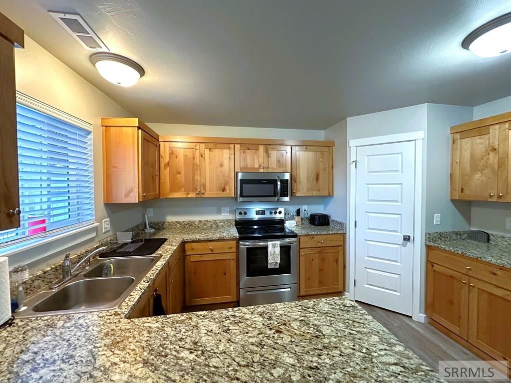 Image 15 of property listing at 2001 Lawrence Lane # 604, Blackfoot, ID 83221