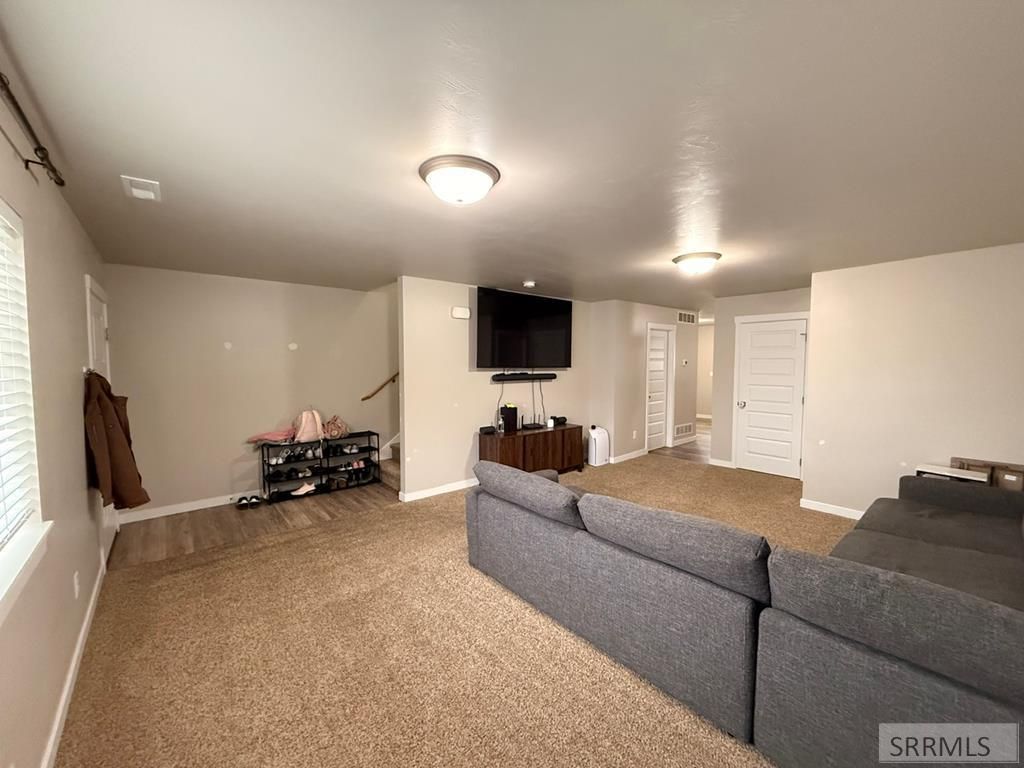 Image 9 of property listing at 2001 Lawrence Lane # 604, Blackfoot, ID 83221