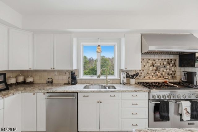 12 Homestead Farm Rd, Alexandria Twp., NJ 08848