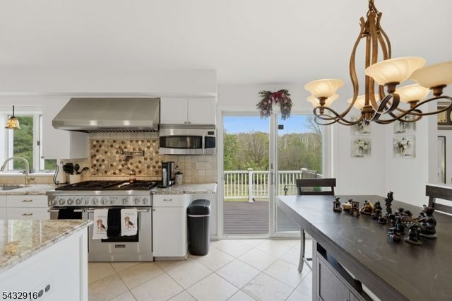 12 Homestead Farm Rd, Alexandria Twp., NJ 08848