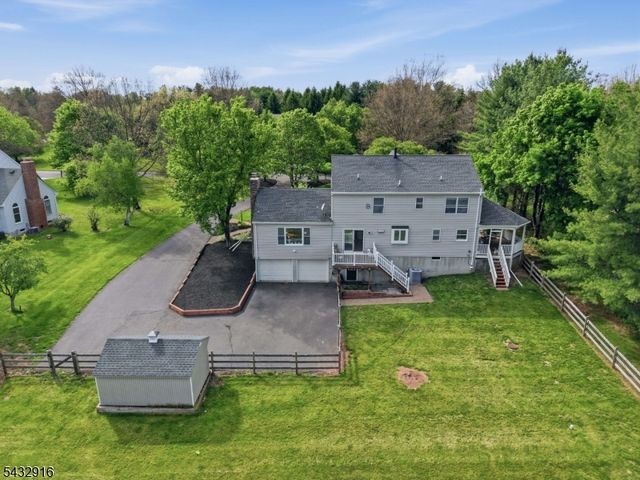 12 Homestead Farm Rd, Alexandria Twp., NJ 08848