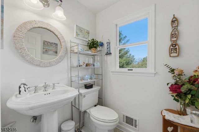 12 Homestead Farm Rd, Alexandria Twp., NJ 08848