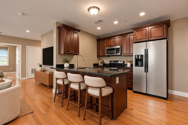 100 Fellsway West 302, Somerville, MA 02145