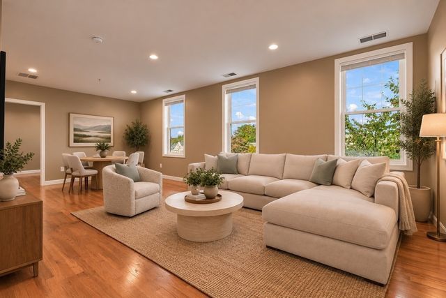 100 Fellsway West 302, Somerville, MA 02145