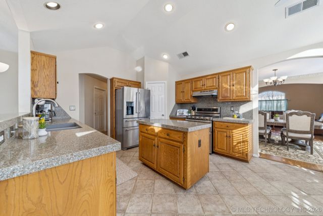 8108 S Juniper Avenue, Broken Arrow, OK 74011