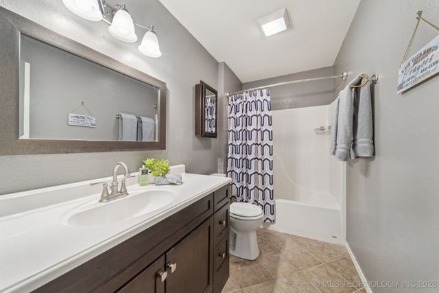 8108 S Juniper Avenue, Broken Arrow, OK 74011