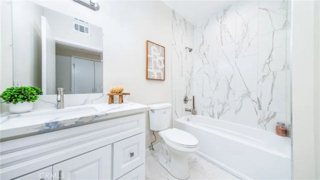 17158 Chatsworth Street 4, Granada Hills, CA 91344