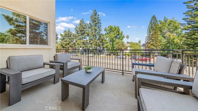 17158 Chatsworth Street 4, Granada Hills, CA 91344