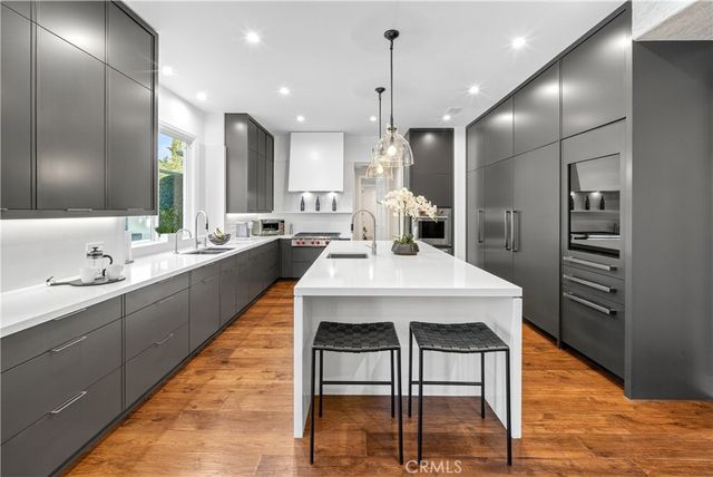 25527 Hamilton Court, Calabasas, CA 91302