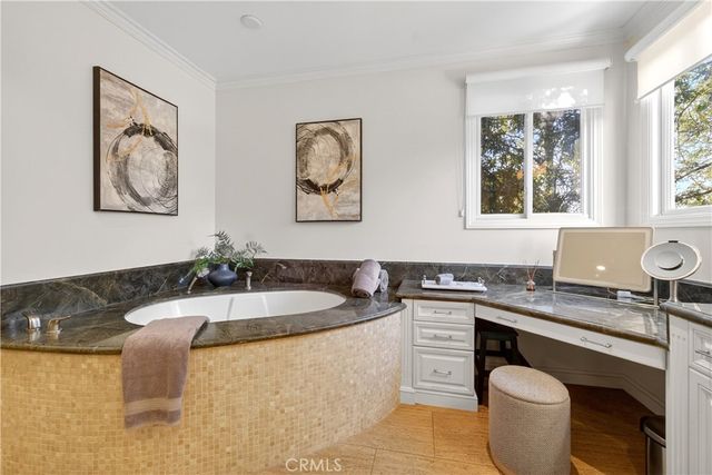 25527 Hamilton Court, Calabasas, CA 91302