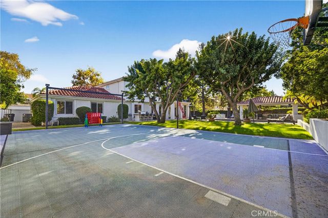25527 Hamilton Court, Calabasas, CA 91302