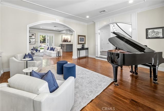 25527 Hamilton Court, Calabasas, CA 91302