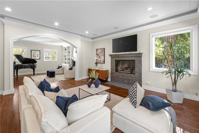 25527 Hamilton Court, Calabasas, CA 91302