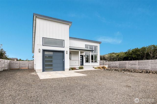 787 Ocean Shores Boulevard SW, Ocean Shores, WA 98569
