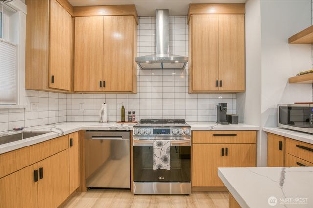 787 Ocean Shores Boulevard SW, Ocean Shores, WA 98569