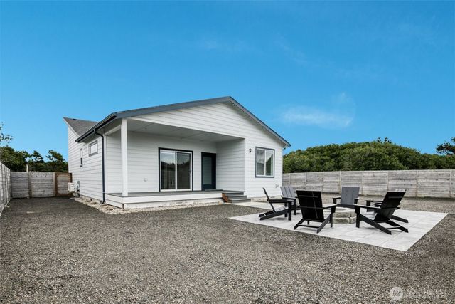 787 Ocean Shores Boulevard SW, Ocean Shores, WA 98569