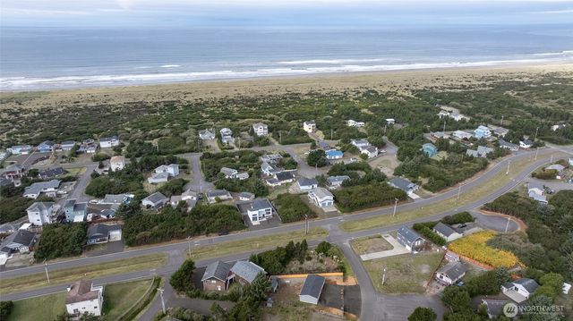 787 Ocean Shores Boulevard SW, Ocean Shores, WA 98569