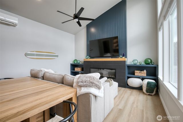 787 Ocean Shores Boulevard SW, Ocean Shores, WA 98569