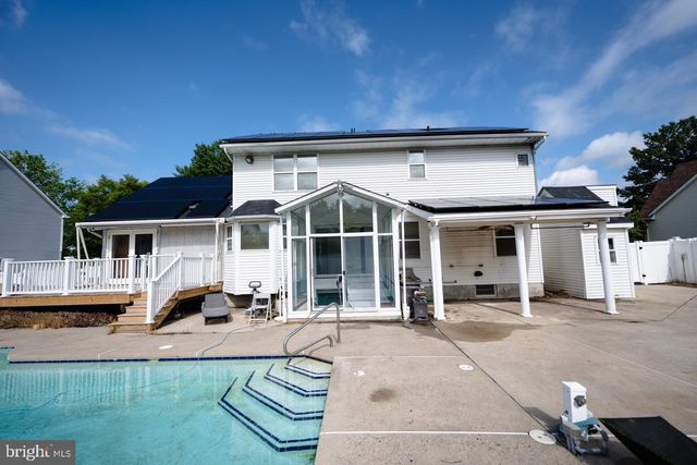 102 SMETHWYCKE DR, Cinnaminson, NJ 08077