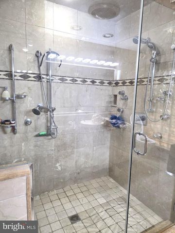 102 SMETHWYCKE DR, Cinnaminson, NJ 08077