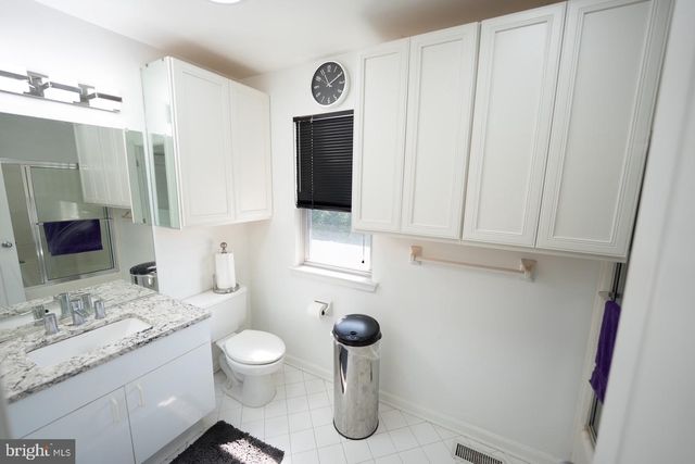 102 SMETHWYCKE DR, Cinnaminson, NJ 08077