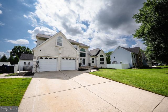 102 SMETHWYCKE DR, Cinnaminson, NJ 08077