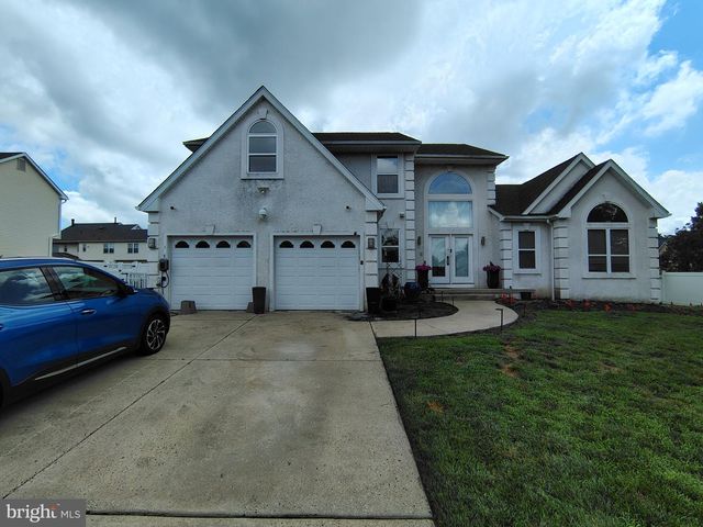 102 SMETHWYCKE DR, Cinnaminson, NJ 08077