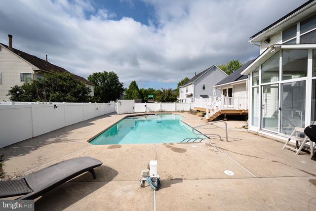 102 SMETHWYCKE DR, Cinnaminson, NJ 08077