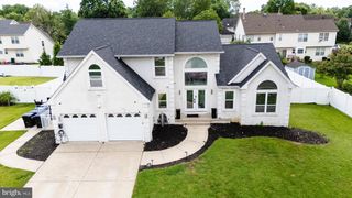 102 SMETHWYCKE DR, Cinnaminson, NJ 08077