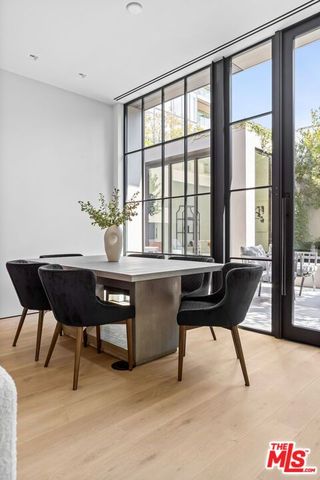 8890 Rosewood Avenue, West Hollywood, CA 90048