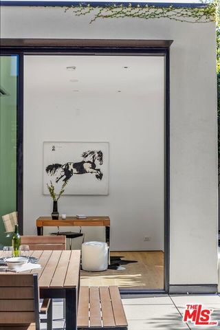 8890 Rosewood Avenue, West Hollywood, CA 90048