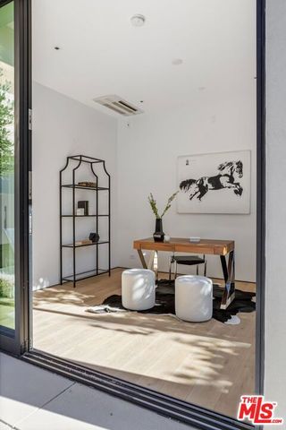 8890 Rosewood Avenue, West Hollywood, CA 90048