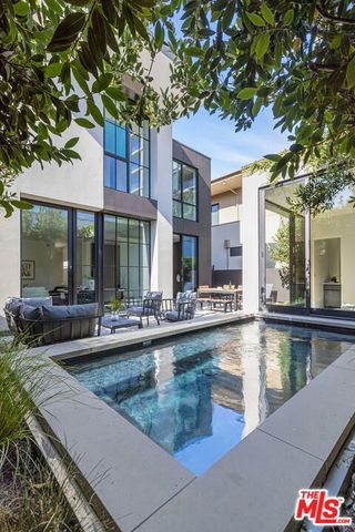 8890 Rosewood Avenue, West Hollywood, CA 90048