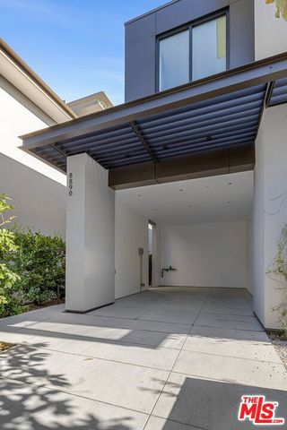 8890 Rosewood Avenue, West Hollywood, CA 90048