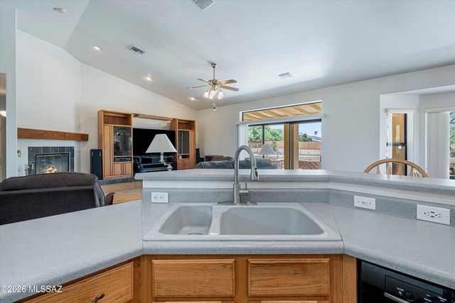 4940 N Castle Ridge Road, Tucson, AZ 85749