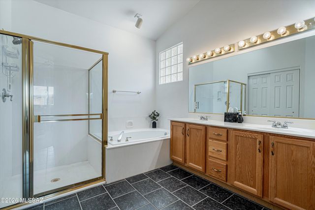 4940 N Castle Ridge Road, Tucson, AZ 85749
