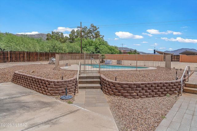 4940 N Castle Ridge Road, Tucson, AZ 85749