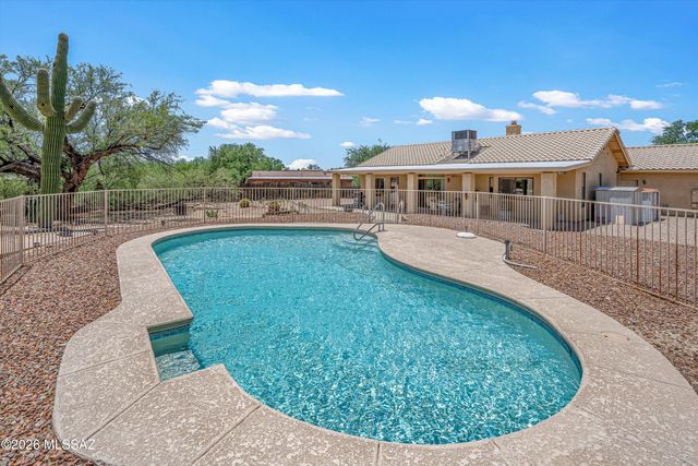 4940 N Castle Ridge Road, Tucson, AZ 85749