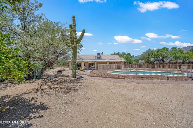 4940 N Castle Ridge Road, Tucson, AZ 85749
