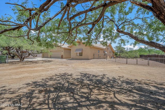 4940 N Castle Ridge Road, Tucson, AZ 85749