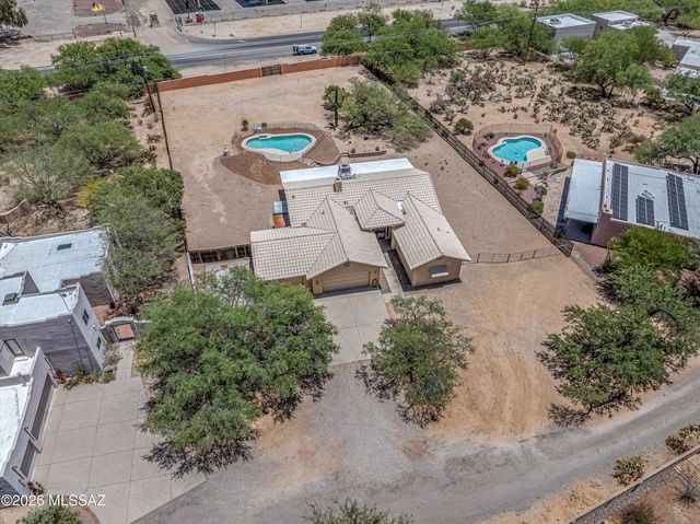 4940 N Castle Ridge Road, Tucson, AZ 85749