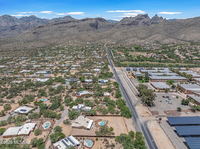 4940 N Castle Ridge Road, Tucson, AZ 85749