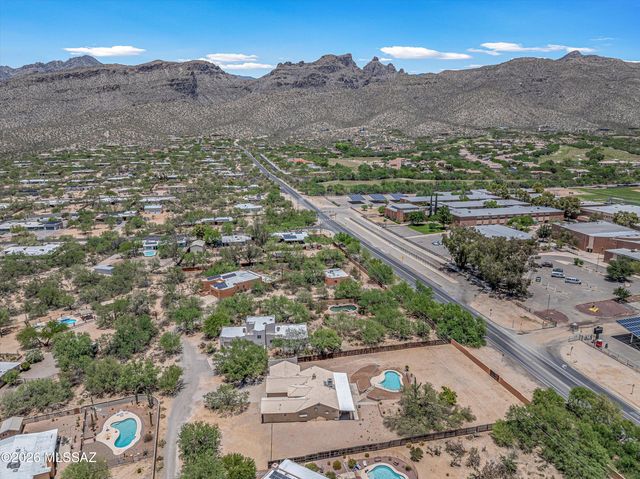 4940 N Castle Ridge Road, Tucson, AZ 85749
