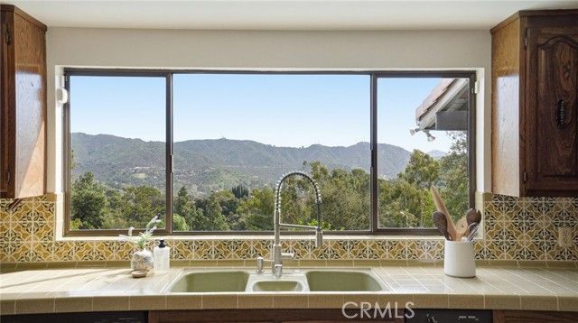 1340 Daily Circle, Glendale, CA 91208