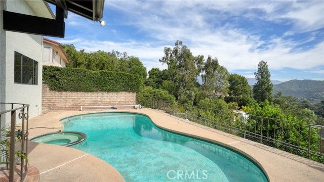 1340 Daily Circle, Glendale, CA 91208
