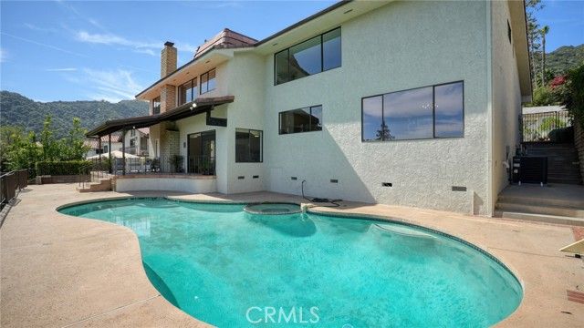 1340 Daily Circle, Glendale, CA 91208